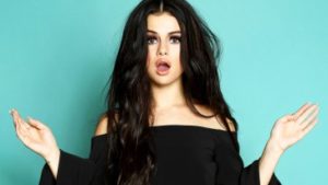 Read more about the article Selena Gomez Stuns In outrageous Black Dress