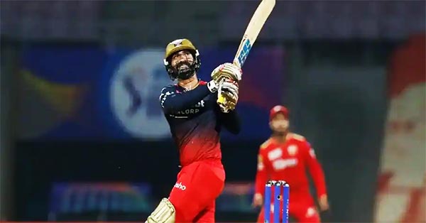 Read more about the article Dinesh Karthik needs at least 400 in IPL 2022