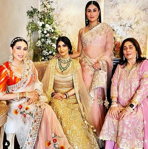 Karishma Kapoor Ridhima Kapoor Kareena Kapoor in Ranbir Alia wedding