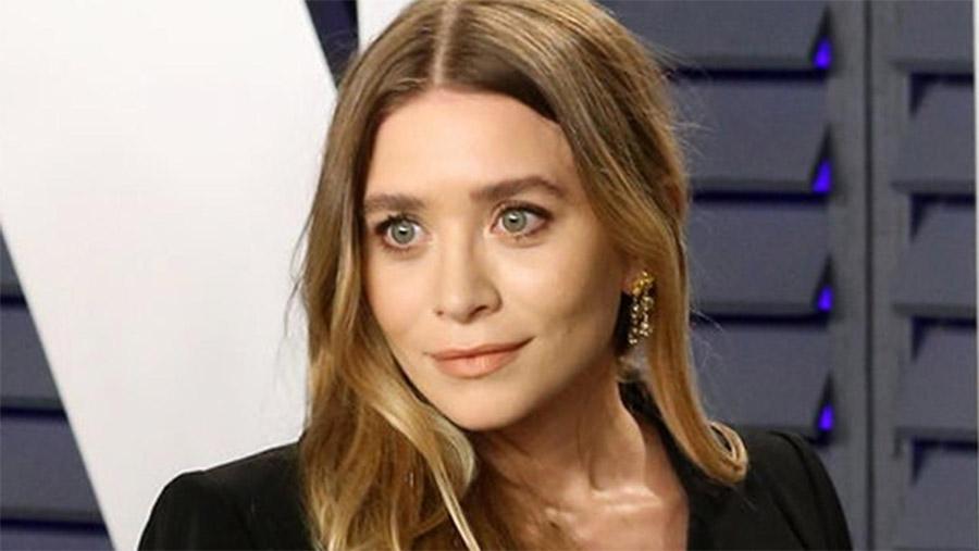 Mary-Kate Olsen Famous female Hollywood celebrities with short height of 5 feet 2 inches