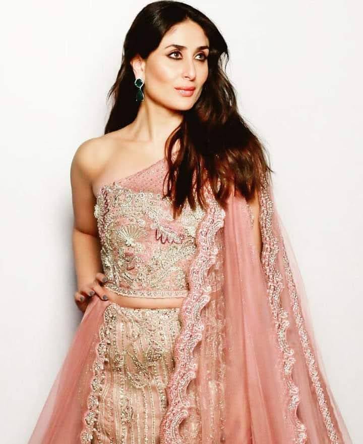 Kareena-kapoor-om-pink-lehenga