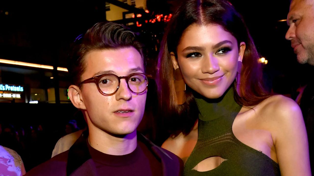 You are currently viewing Sealed with a Kiss: Zendaya and Tom Holland Ignite Romance Rumors at ‘Challengers’ Premiere