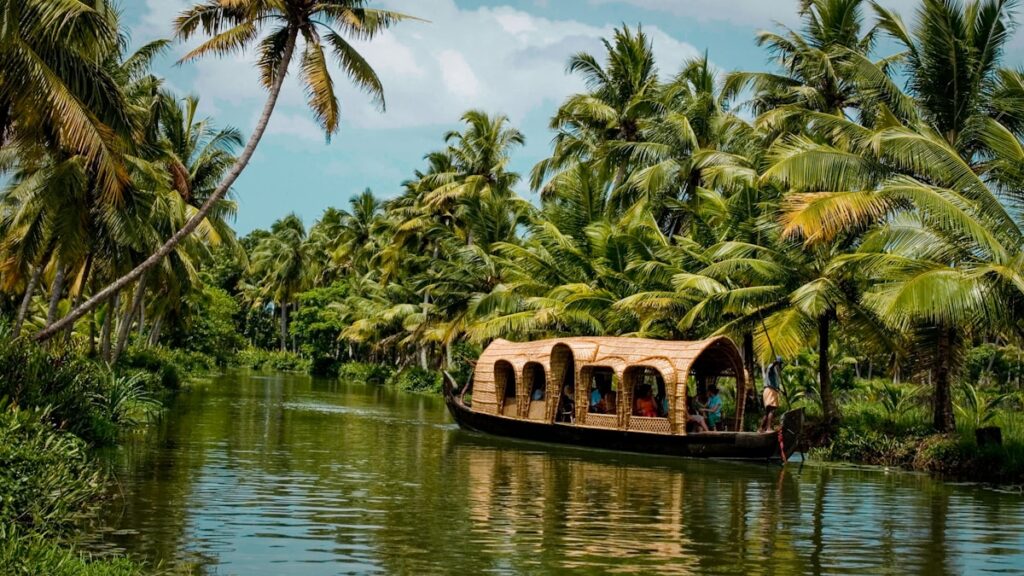 Kerala Backwaters: The Complete Houseboat Holiday Guide for 2026
